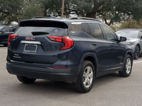 Used 2018 GMC Terrain SLE w/ Driver Convenience Package image 3
