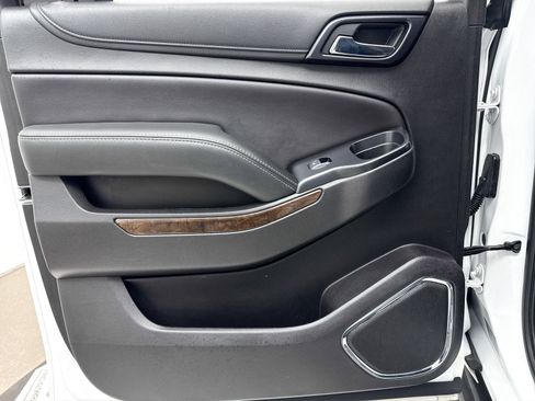 Used 2018 Chevrolet Suburban LT image 29