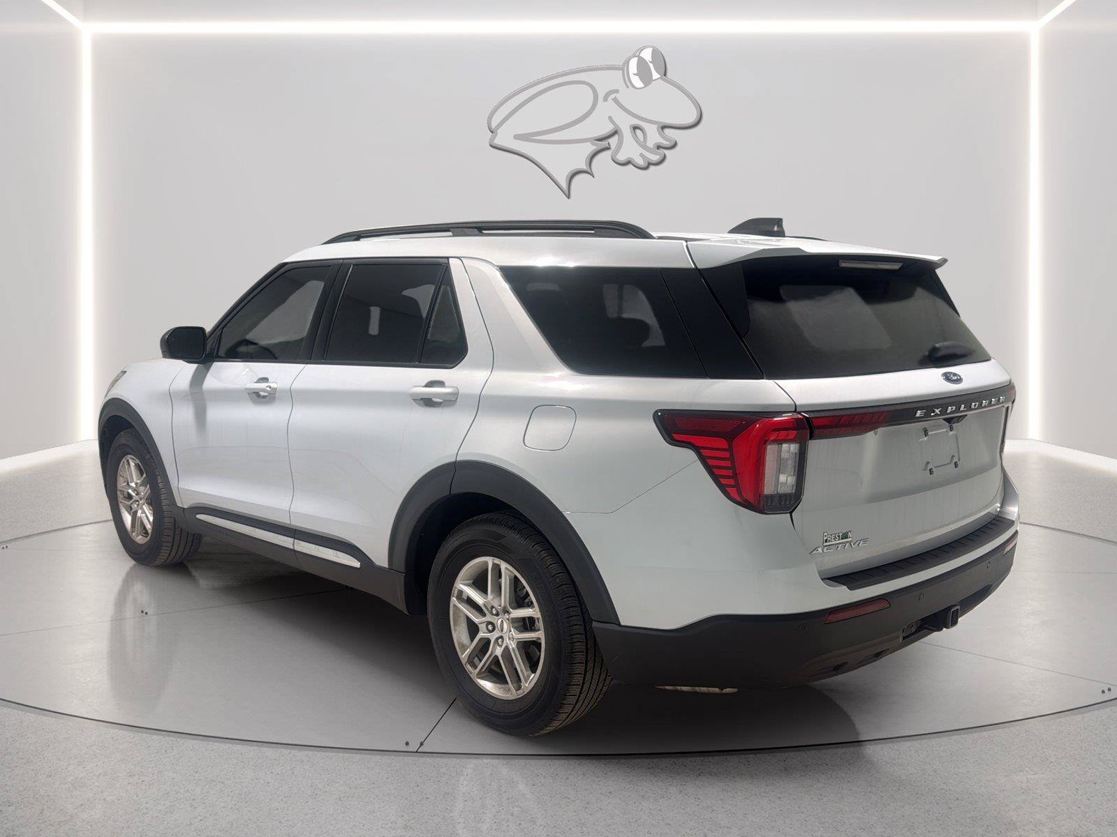 Certified 2025 Ford Explorer Active RWD image 3