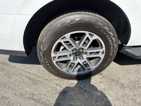 Used 2025 Ford Expedition Active AWD/4WD image 15