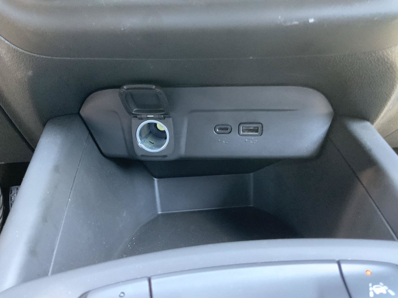 Used 2025 Chevrolet Trax RS w/ Driver Confidence Package FWD image 36