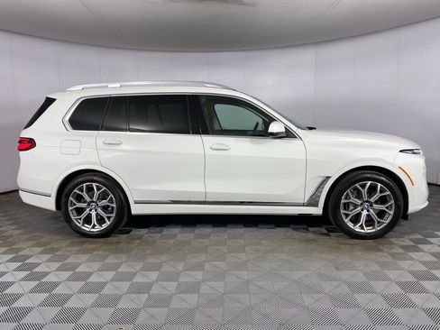 Used 2026 BMW X7 xDrive40i w/ Premium Package image 31