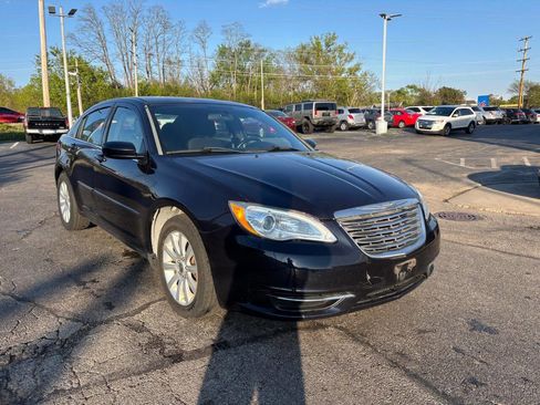 Used 2012 Chrysler 200 Touring FWD image 5