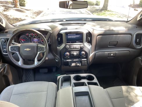 Used 2022 Chevrolet Silverado 1500 LT w/ Z71 Off-Road Package AWD/4WD image 27