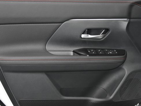 New 2025 Nissan Kicks SR w/ SR Premium Package AWD/4WD image 3