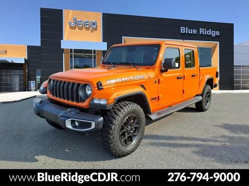 Used 2025 Jeep Gladiator Sport AWD/4WD image 1