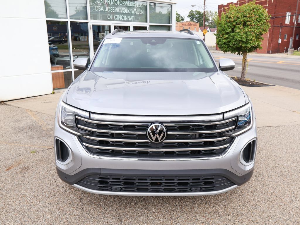 Used 2024 Volkswagen Atlas SE w/ Panoramic Sunroof Package AWD/4WD image 8