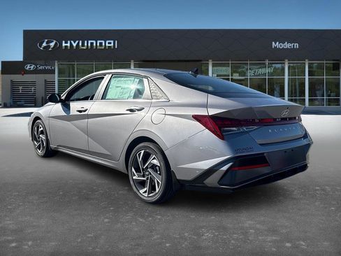 New 2026 Hyundai Elantra Limited image 4