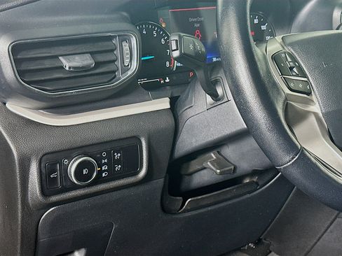 Used 2023 Ford Explorer XLT w/ Equipment Group 202A image 17