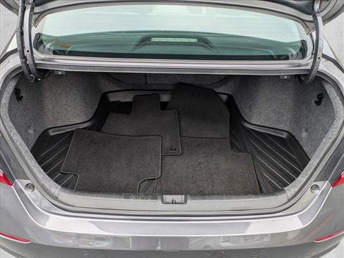 Used 2018 Honda Accord Touring image 6