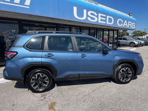 Used 2025 Subaru Forester image 8