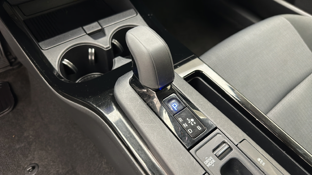 Used 2025 Toyota Prius LE FWD image 19