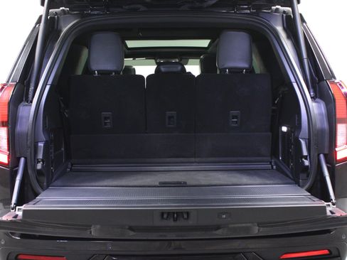 Used 2025 Ford Expedition Platinum w/ Stealth Appearance Package AWD/4WD image 15