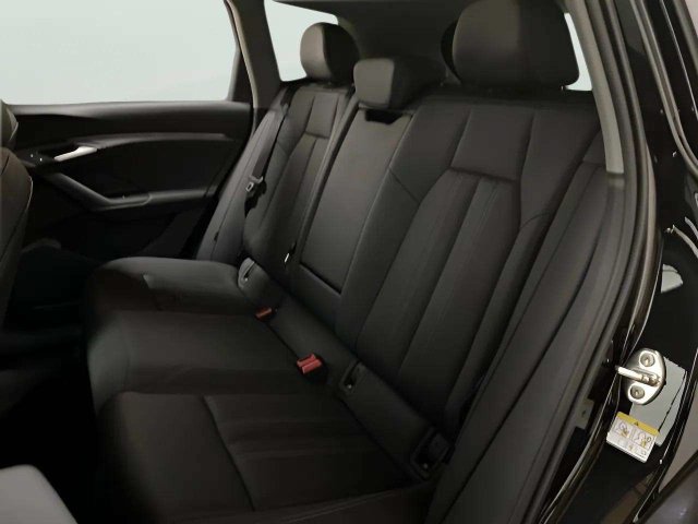 Used 2025 Audi Q6 e-tron Premium w/ Convenience Package RWD image 50