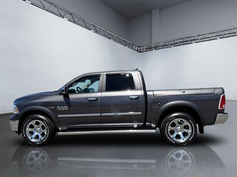 Used 2017 RAM 1500 Laramie w/ Convenience Group AWD/4WD image 2