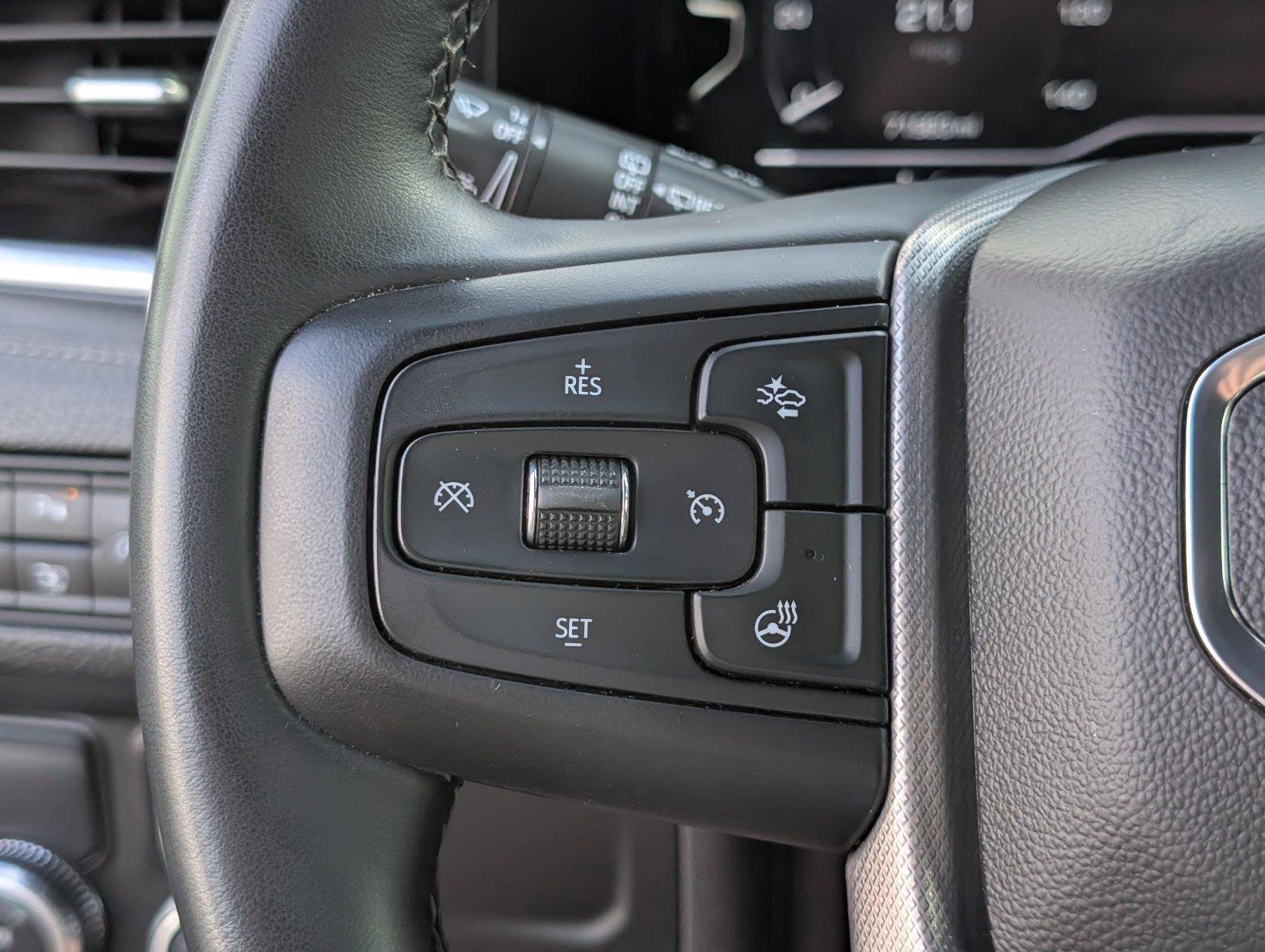 Used 2023 GMC Yukon Denali RWD image 29
