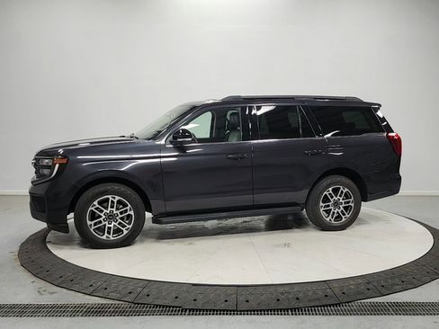 Used 2025 Ford Expedition Active image 4