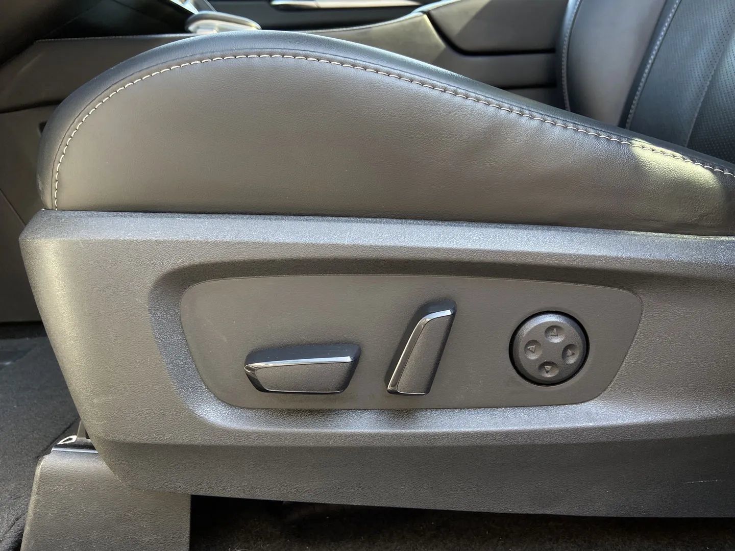 Used 2023 INFINITI QX60 Luxe AWD/4WD image 12