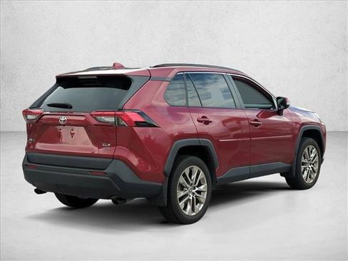 Used 2021 Toyota RAV4 XLE Premium AWD/4WD image 5