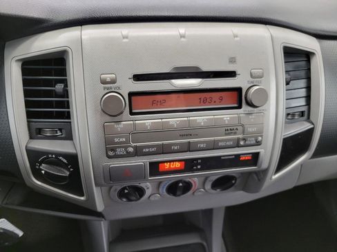 Used 2011 Toyota Tacoma 4x4 Double Cab w/ TRD Off-Road Pkg image 7
