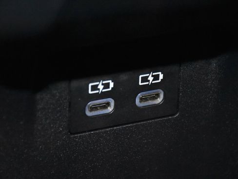 Used 2024 Toyota Prius LE image 25