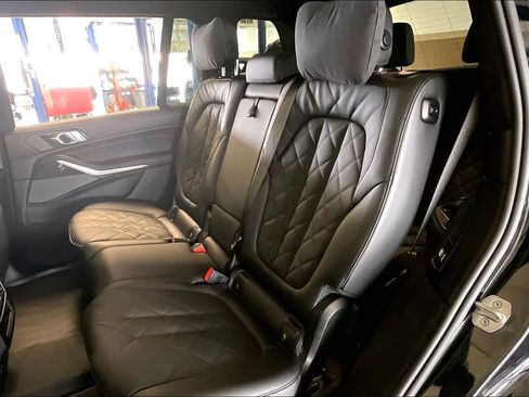 Used 2026 BMW X7 xDrive40i image 19