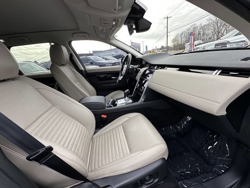 Used 2020 Land Rover Discovery Sport SE image 6