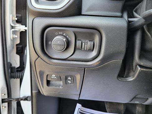 Used 2019 RAM 1500 Big Horn AWD/4WD image 23