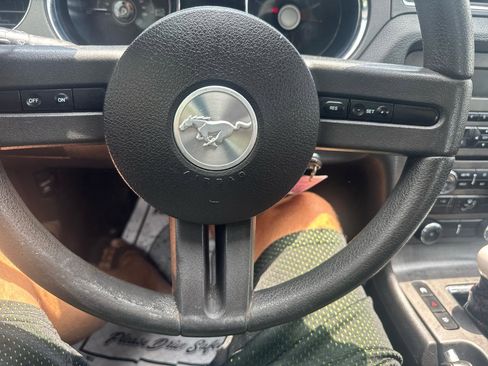 Used 2010 Ford Mustang Coupe image 21