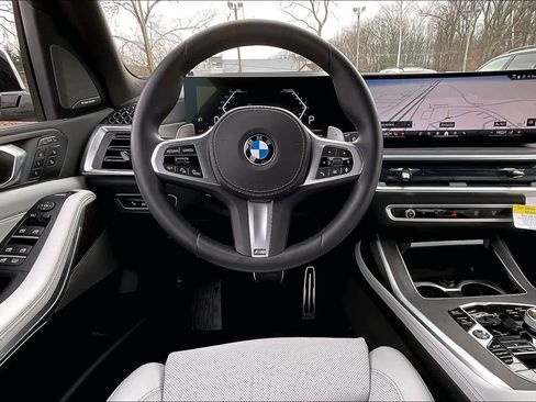 Used 2026 BMW X7 xDrive40i w/ Executive Package image 5