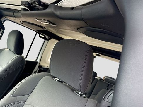 Used 2023 Jeep Wrangler Unlimited w/ Cold Weather Group AWD/4WD image 20