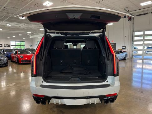 Used 2023 Cadillac Escalade V AWD/4WD image 53