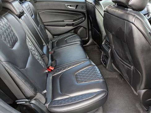 Used 2024 Ford Edge Titanium image 18