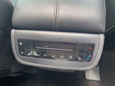 Used 2023 Nissan Pathfinder SL w/ SL Premium Package FWD image 17