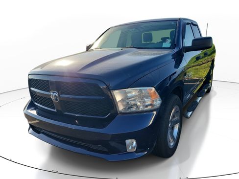 Used 2014 RAM 1500 Express RWD image 2