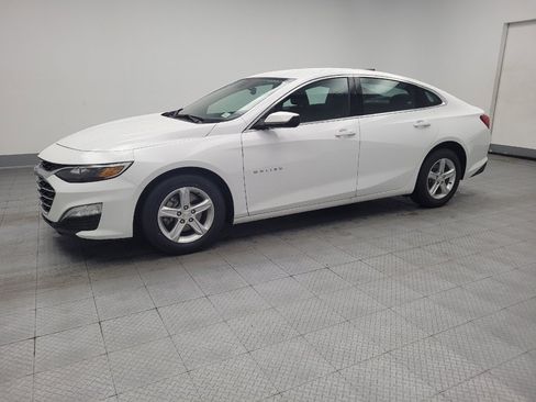 Used 2025 Chevrolet Malibu LS FWD image 2
