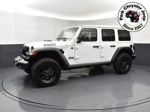 Used 2025 Jeep Wrangler Unlimited Sport AWD/4WD image 3
