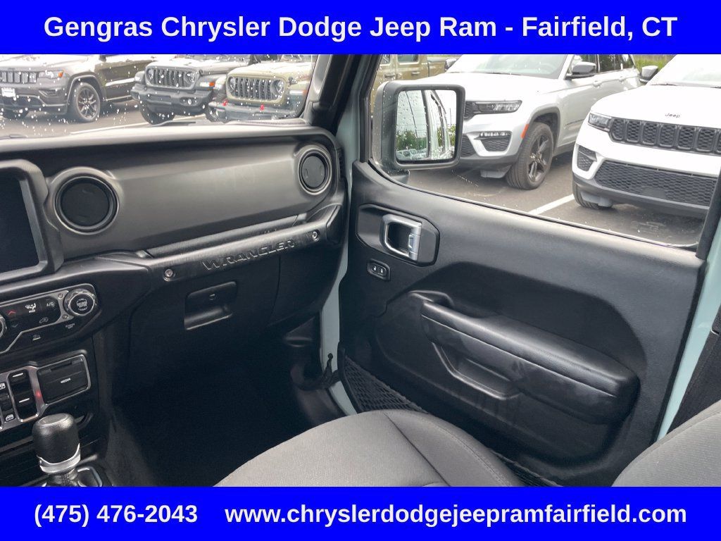 Used 2023 Jeep Wrangler Unlimited w/ Sun & Screen Package AWD/4WD image 60