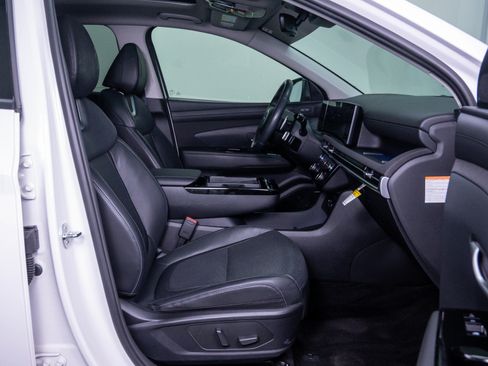 Used 2025 Hyundai Tucson Limited AWD/4WD image 11
