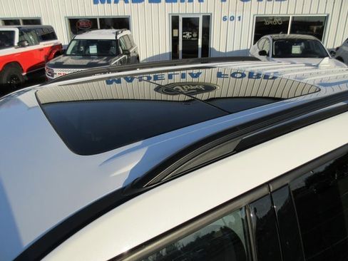 Used 2023 Ford Explorer XLT w/ Equipment Group 202A image 8