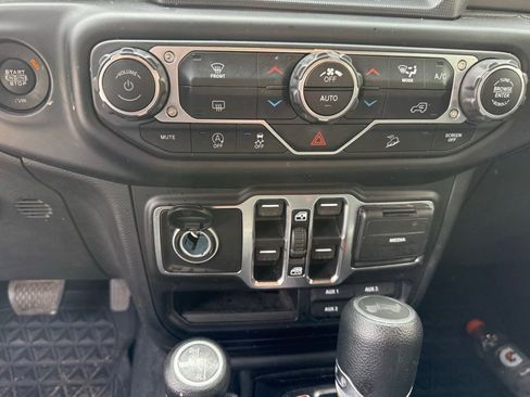 Used 2021 Jeep Wrangler Unlimited Sport AWD/4WD image 13