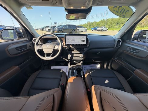 Used 2025 Ford Bronco Sport Outer Banks w/ Outer Banks Tech Package+ AWD/4WD image 21