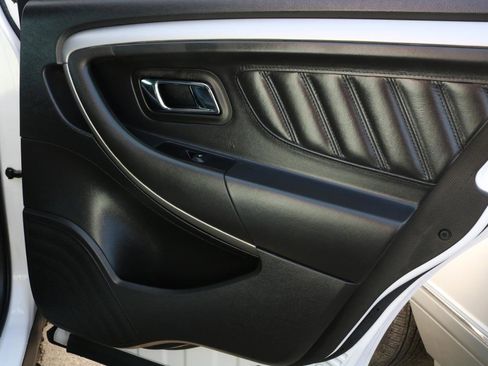 Used 2019 Ford Taurus SEL w/ Equipment Group 201A FWD image 40