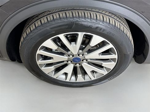 Used 2022 Ford Escape Titanium image 29