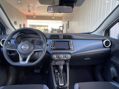 Used 2025 Nissan Versa SV image 30