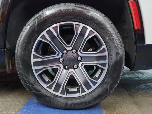 Used 2023 Jeep Wagoneer L Series II image 88