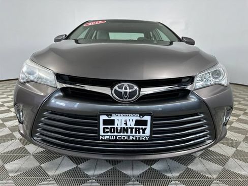 Used 2015 Toyota Camry LE FWD image 2