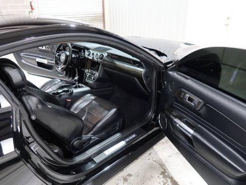 Used 2020 Ford Mustang GT Premium w/ GT Performance Package RWD image 12