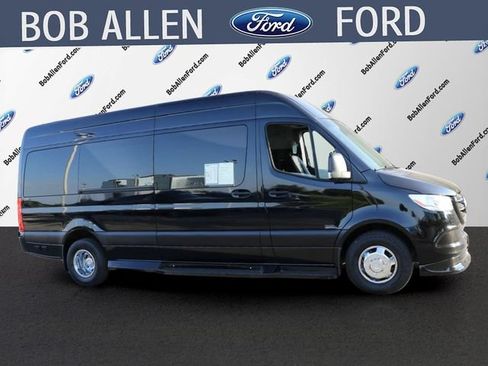 Used 2022 Mercedes-Benz Sprinter 3500 image 2