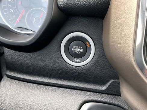 Used 2019 RAM 1500 Laramie image 26